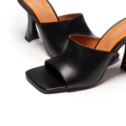 Mules-L'INTERVALLE Cythera Black Leather
