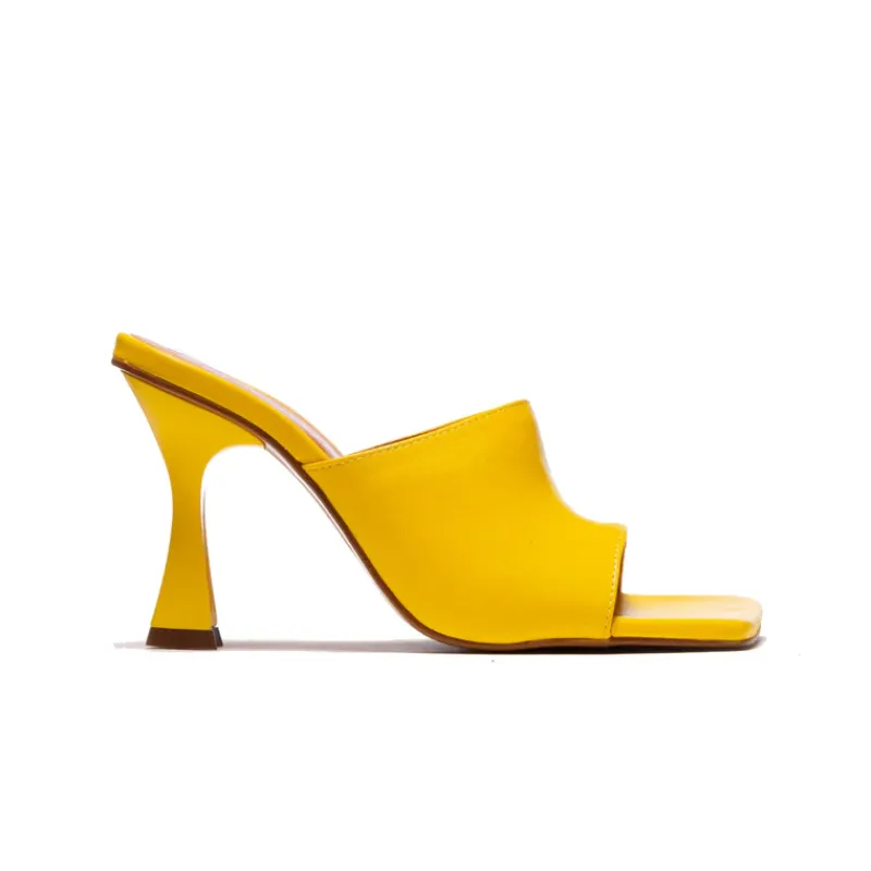 Mules-L'INTERVALLE Cythera Yellow Leather