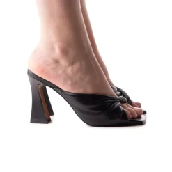 Mules-L'INTERVALLE Suva Black Leather